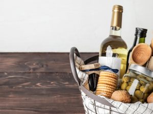 Oferă coșuri cadou de lux cu elemente sofisticate 